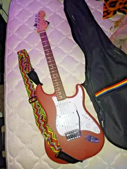 FENDER DEBUT STRATOCASTER