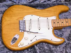 FENDER STRATOCASTER '74 NAT M