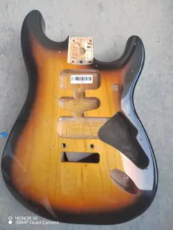 FENDER  ALDER STRATO BODY ELECTRIC GUITAR