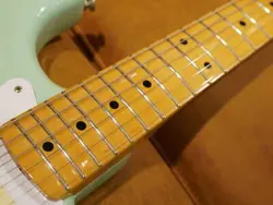 FENDER CLASSIC 50S STRATOCASTER SURF GREEN SAFE DELIVERY FROM JAPAN