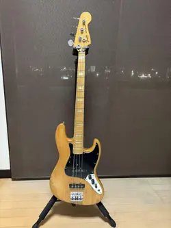 FENDER JAZZBASS 77