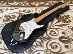 FENDER STRATO VINTAGE