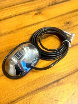 FOOTSWITCH WITH TREMELO