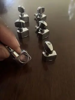 FENDER STRATOCASTER STANDARD INLINE-6 TUNING PEGS TUNERS TWO-PIN CHROME