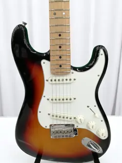 FENDER JAPAN 60S STRATOCASTER ELECTRIC GUITAR GLOSS BASSWOOD BODY VINTAGE STYLE