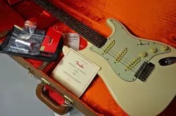 FENDER AMERICAN VINTAGE II 1961 STRATOCASTER USA SOLID BODY ELECTRIC GUITAR