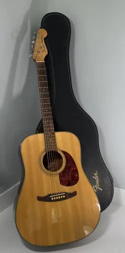 VINTAGE 1996 FENDER REDONDO ACOUSTIC GUITAR W/CASE.  BEAUTIFUL