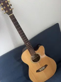 FENDER ELECTRIC GUITAR SLIM NECK WITH ECO HARD CASE INCLUDED