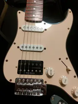 SQUIER BY FENDER VINTAGE MODIFIED STRATOCASTER ELECTRIC GUITAR BLACK USED F/S