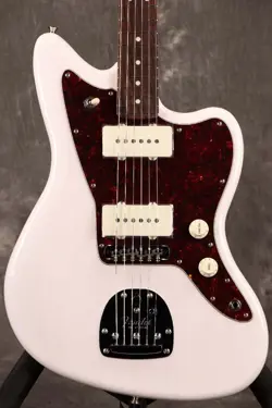 II JAZZMASTER WHITE