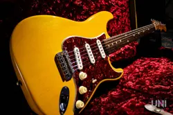 GRADE 1961 STRATOCASTER