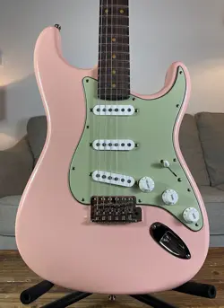 2024 FENDER CUSTOM SHOP GT11 NOS STRATOCASTER ~ SHELL PINK