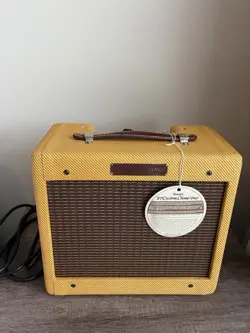 HAND WIRED AMPLIFIER