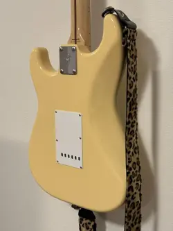 SIGNATURE MODEL YELLOW