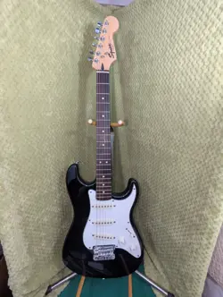 SQUIER STRATOCASTER SS