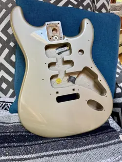 2001 FENDER AMERICAN STRATOCASTER BODY -SHORELINE GOLD