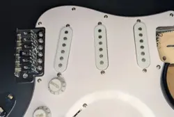 2021 FENDER SQUIER