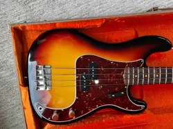 LIGHTLY USED FENDER AMERICAN VINTAGE II 1960 PRECISION BASS