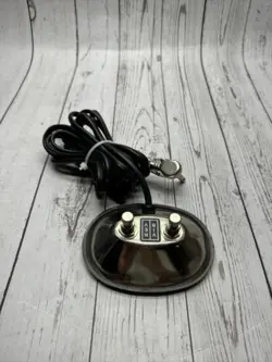 FENDER ORIGINAL FOOTSWITCH 2 BUTTON VIB/REV SWITCH PEDAL 099-4058-000. Q