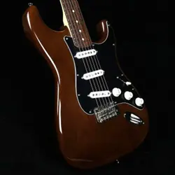 II STRATOCASTER WALNUT