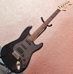 SQUIER FENDER AFFINITY SERIES STRATOCASTER ELECTRIC GUITAR BLACK USED FROM JAPAN