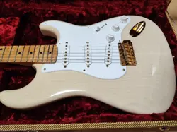 CUSTOMSHOP 1957 STRATCASTER