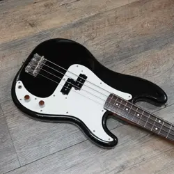 SQUIER BY FENDER PRECISION BASS 1990S MAPLE NECK ROSEWOOD FRETBOARD SOFT CASE