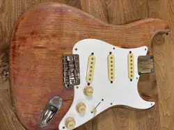 ST54-80AM STRATOCASTER BODY