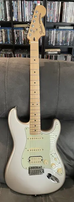 FENDER DELUXE STRATOCASTER HSS