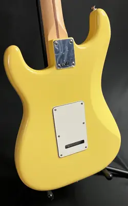 GUITAR BUTTERCREAM FINISH