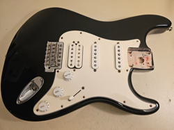 GUITAR...MIM...BLACK