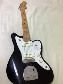 ELECTRIC GUITAR FENDER JUNIOR COLLECTION MODEL JAZZMASTER BLACK MADE IN JAPAN