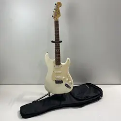FENDER ELECTRIC GUITAR - SQUIER STRAT