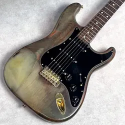 FENDER JAPANST62-63 WALNUT