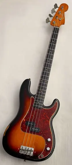 FENDER 1962 PRECISION BASS VINTAGE