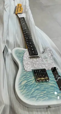 ELECTRIC GUITAR FENDER HYBRID II TELECASTER LARIMAR