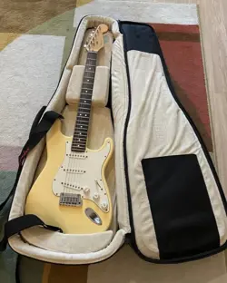 FENDER AMERICAN STANDARD STRATOCASTER GUITAR