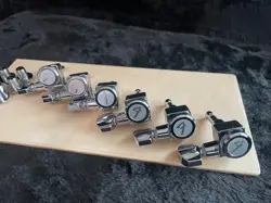 LOGO CHROME STAGGERED