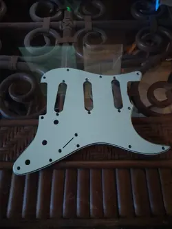 FITS FENDER® STRATOCASTER USA MIM PICKGUARD SSS 11-HOLE - 3 PLY