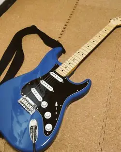 FENDER MIJ HYBRID II STRATCASTER