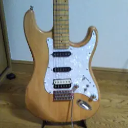 OLD STRAT FENDER