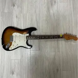 FENDER AMERICAN VINTAGE THIN LACQUER 62