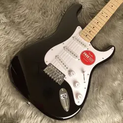 SQUIER BY FENDER SONIC STRATOCASTER MAPLE FINGERBOARD WHITE PICKGUARD BLACK ELEC