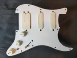 PICKGUARD HSS 2XRED/GOLD/BLUE