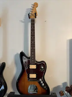 FENDER KURT COBAIN JAGUAR 6 STRING ROSEWOOD FINGERBOARD ELECTRIC GUITAR SUNBURST