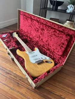 GUITAR BUTTERSCOTCH MAPLE