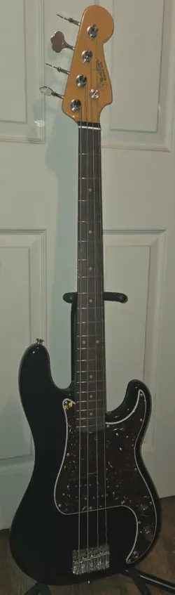 2023 FENDER AMERICAN VINTAGE II 1960 PRECISION BASS  - BLACK FINISH