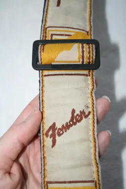 VTG FENDER GUITAR
