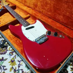 ELECTRIC GUITAR FENDER 1965 MUSIC MASTER II RED S/N L88223 WITH HARD CASE