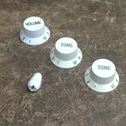 KNOBS STRATOCASTER PARCHMENT